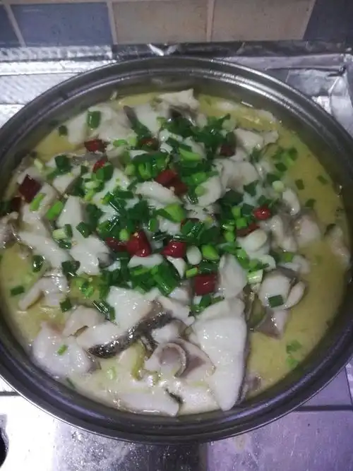 【家常酸菜鱼的做法步骤图,家常酸菜鱼怎么做好吃】水钻人生_下厨房