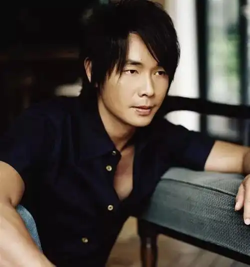 55岁情歌王子黄品源宣布再婚北京迎娶俄罗斯美艳钢琴博士