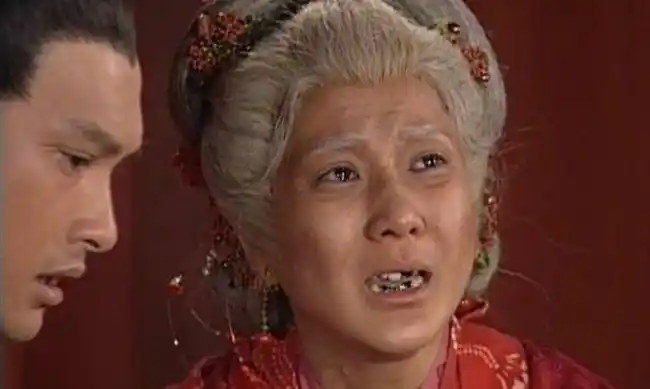 为了角色,牺牲颜值把自己弄得奇丑无比_蔡卓妍_胡杏儿_因为