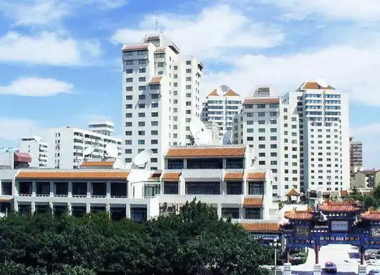 弗朗西斯搬出东湖别墅住酒店 何日离京仍未确定