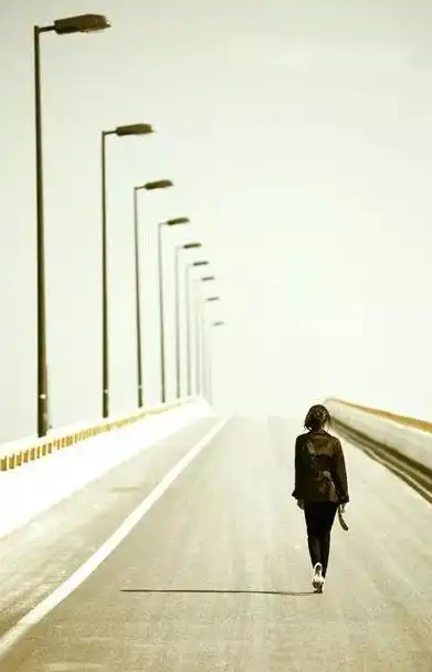 往前走,不要回头,纵使再喜欢也不要回头~|赌桌|裂痕|一个人_新浪新闻