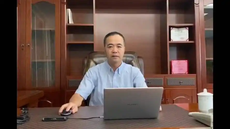 严春来 广东金刚玻璃科技股份有限公司 总经理