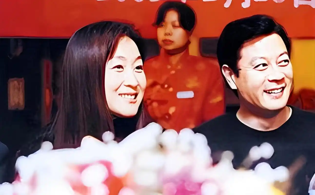 结婚15年与前妻离婚的巫刚,与陈瑾在一起20年!
