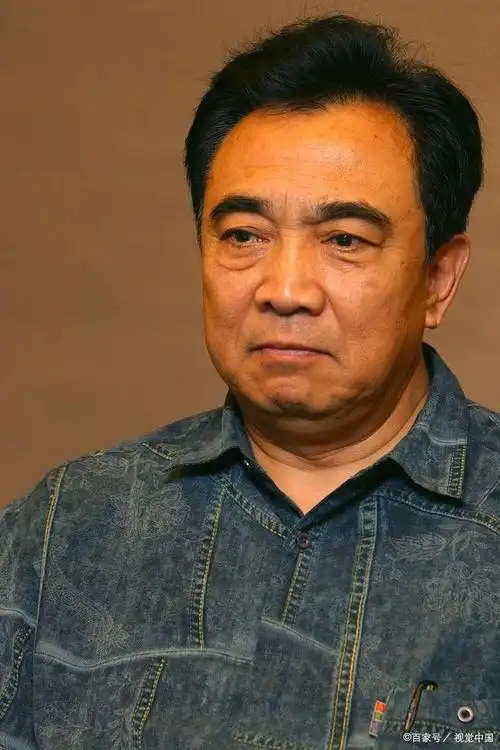 同样是演"曹操",陈建斌和鲍国安放在一起看,差距就出来了