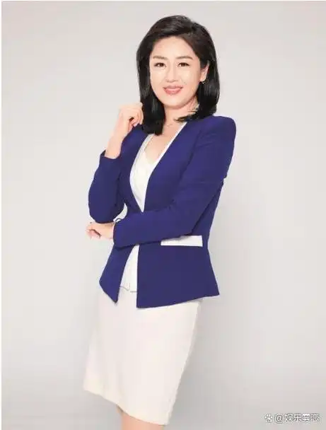 八卦说;央视3位美女主持人美腿高跟,尽显御姐气质