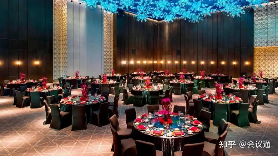 设有2000平方米左右的活动场地和会议室,精心布置了各种可调节的会