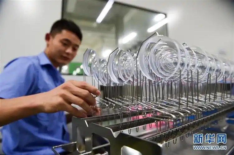 江苏丹阳小眼镜大产业