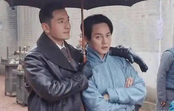 原创黄晓明花絮中聊baby三字称呼暴露夫妻感情尹正的表情绝了