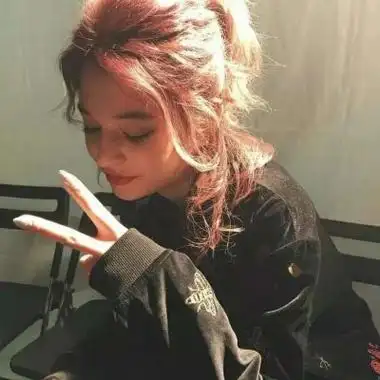 欧美女生头像霸气冷艳高傲8