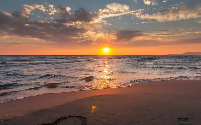 超唯美的海上彩霞高清电脑壁纸