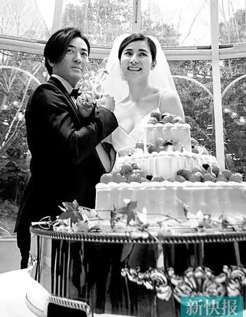 郑伊健婚后首亮相否认妻子蒙嘉慧怀孕