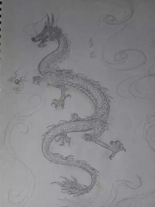 属于权利的象征其中大约分为"三爪,四爪,五爪,六爪金龙" 爪数越多代表