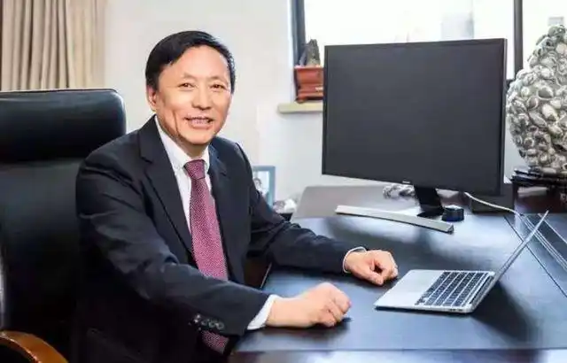 这一三口太绝了,顶着美国籍在国内疯狂"捞金"|郭沫若|李嘉诚|刘銮雄