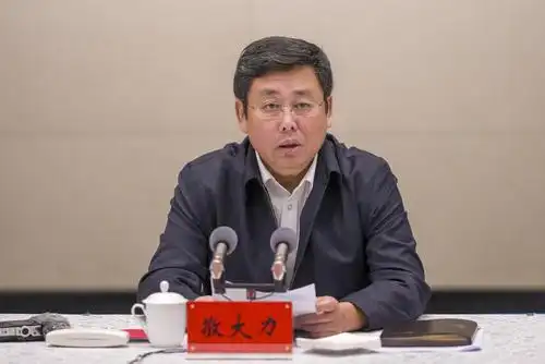 云南省委政法委副书记茶忠旺,云南省委第二驻点指导组组长张新明,昭通