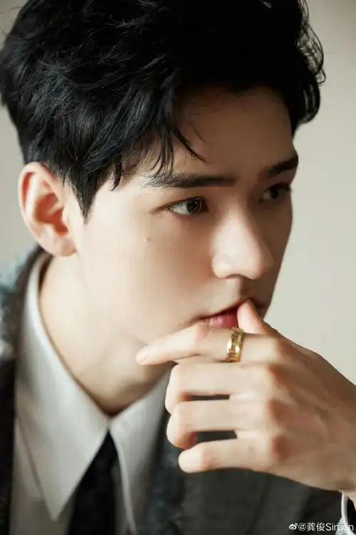 七彩祥云随拍#龚俊晒七彩祥云祝高考生加油,心态稳稳滴,成绩杠杠滴!