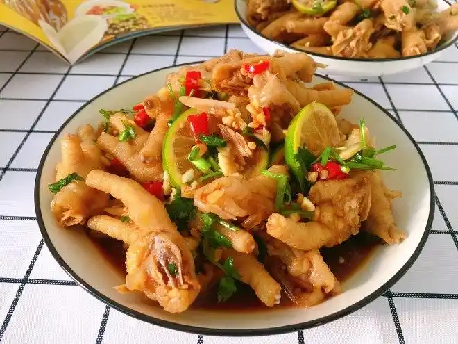 酸辣柠檬鸡爪名门泽佳冰凉脆爽的看剧零食一口一口停不下