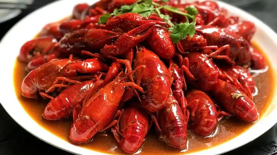 教你香辣小龙虾的家常做法,色香味俱全,步骤详细,看完口水直流