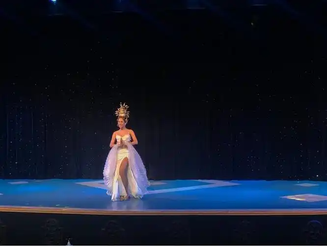 mambo cabaret show曼波人妖歌舞表演