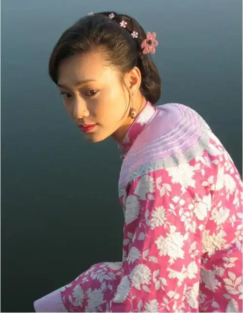 做演员不单是为了成名,更为了实现自我的价值,曹艳艳演技超群却低调了