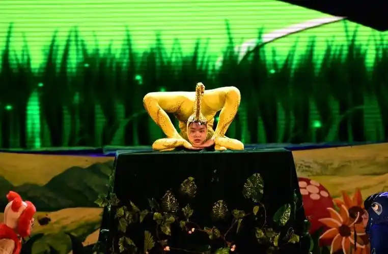 【特别推荐】杂技儿童剧《森林奇境》首场演出,独山子小朋友们乐翻天!