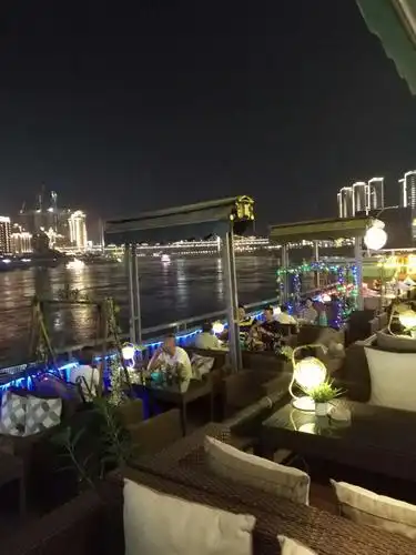 月影酒吧金秋十月****进行中!***朋友前来消费,可享8.