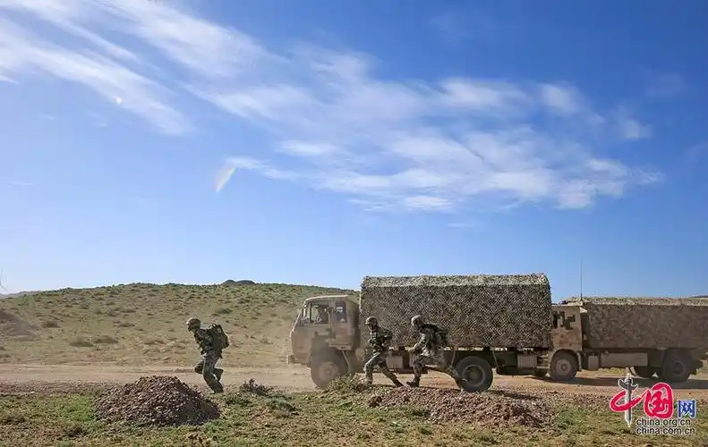 随着指挥部下达命令,代号为"火力-2016青铜峡b"的陆军跨区基地化训练