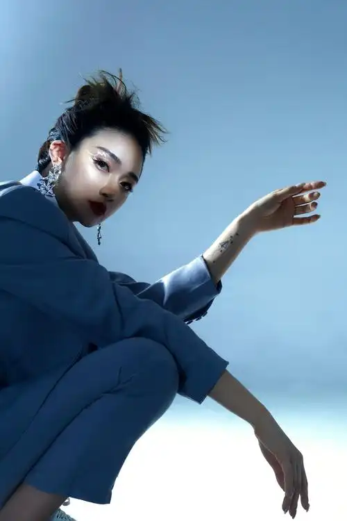 希文私教摄影培训的肖像写真作品《帅气女孩》