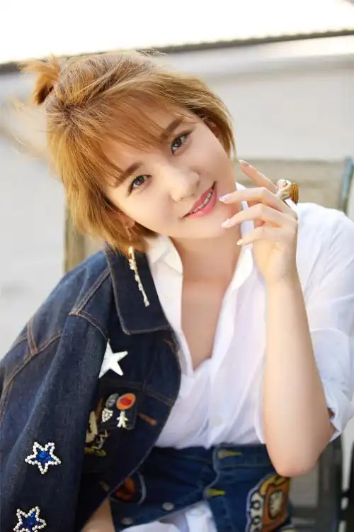 p>刘筱筱,1990年3月28日出生于江苏省徐州市,毕业于中央戏剧学院表演