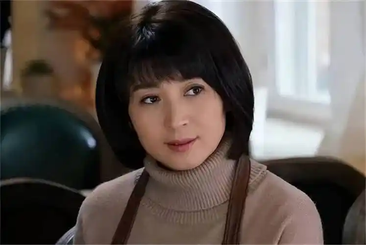 闫学晶:农村出来的"草根明星",她6次上春晚,最终成为了国家一级演员