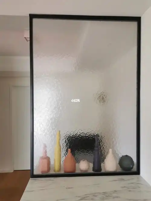 水波纹玻璃隔断