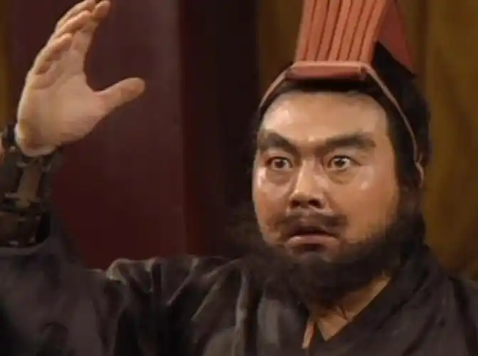 94版三国演义刘备扮演者孙彦军和新三国刘备扮演者于和伟相比,谁更