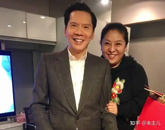 向华强和新义安一刀两断向佐当选全国青联委员从此和黑道再无瓜葛