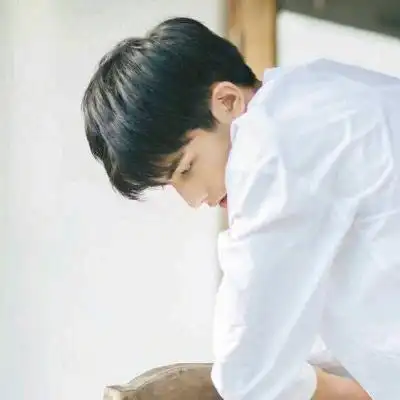 2020qq个性帅哥头像侧面伤感高清图片 一生仅此一次的一去不返,男生