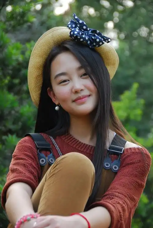 杭州花圃外拍美女模特