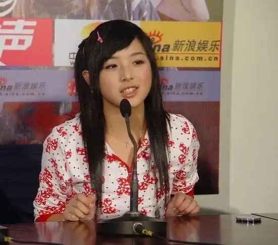 被骂公交车深陷陪睡丑闻20岁闹解约张含韵人生比你想象坎坷