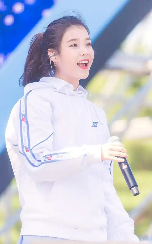 iu李知恩明星同款韩版白色拉条织带字母印花宽松口袋连帽长袖卫衣