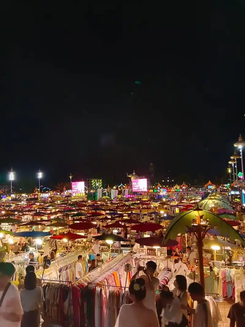 西双版纳最大的夜市