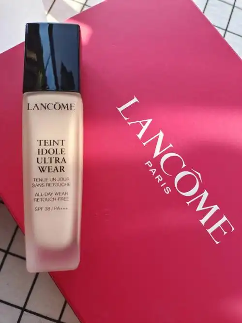 兰蔻持妆粉底液