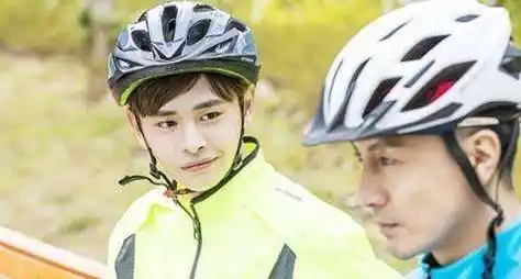 这个世界不看脸电视剧告诉你萝莉大叔的爱情应该是酱紫滴_张鲁一_吴倩