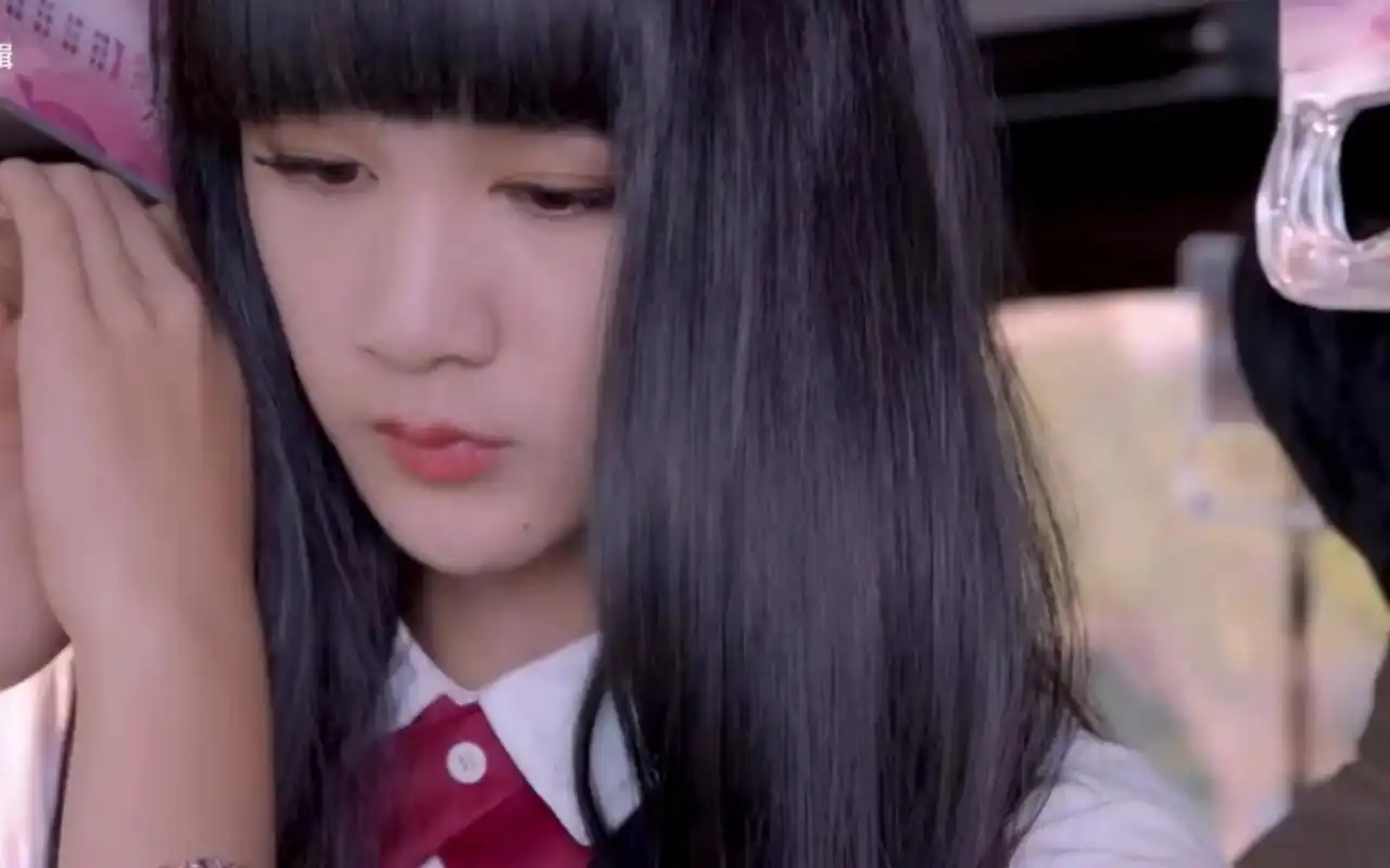 这大概是男扮女装的天花板!