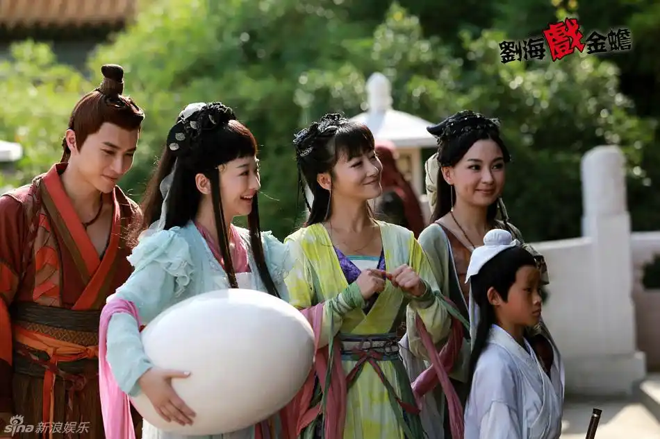7《刘海戏金蟾》剧照 陆昱霖穆婷婷陈紫函陈秀丽