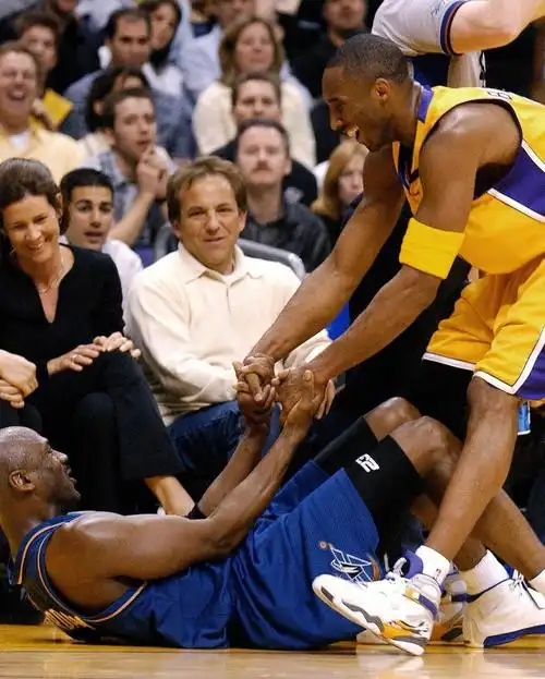 科比退役战收视率_科比退役战球员数据_科比退役之战数据