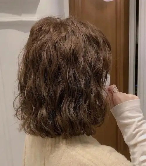 烫发 蛋卷烫木马卷 复古法式烫不管长中短发都可以烫的卷发发型哟