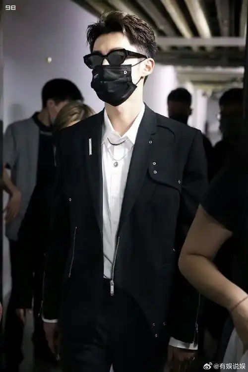 王鹤棣范丞丞魏大勋白敬亭口罩自拍#戴口罩的男娃就是这么帅的不匣鞍