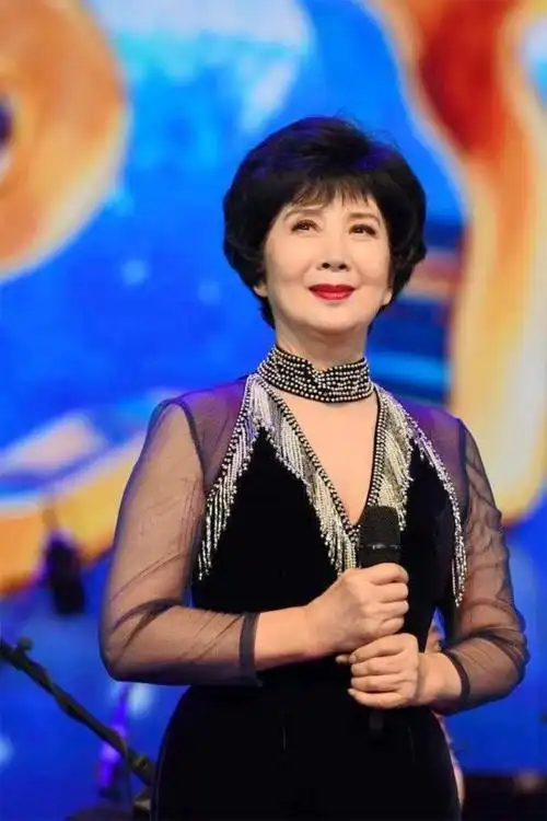 白莲花吴海燕很漂亮「吴海燕宫喜斌主演白莲花结尾震撼她曾被称上影