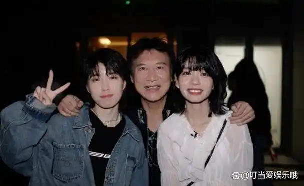 作为一支女子双人音乐组合,吴佩岭和王心怡以她们真诚的音乐态度和