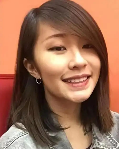 刘欢在家请客,变胖了,妻子卢璐罕见露面,跟丈夫一样福气满满!