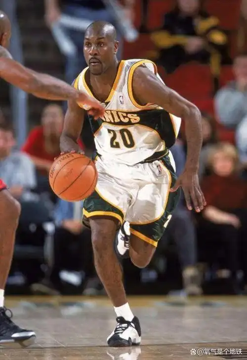 加里·佩顿:把乔丹防成科比