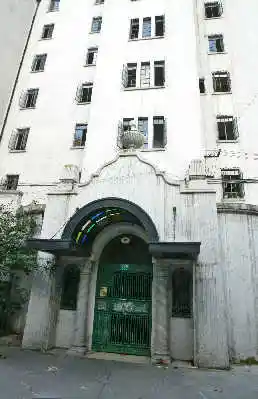 王炬亮早报资料华山路699号,一幢7层的西班牙风格建筑———枕流公寓.