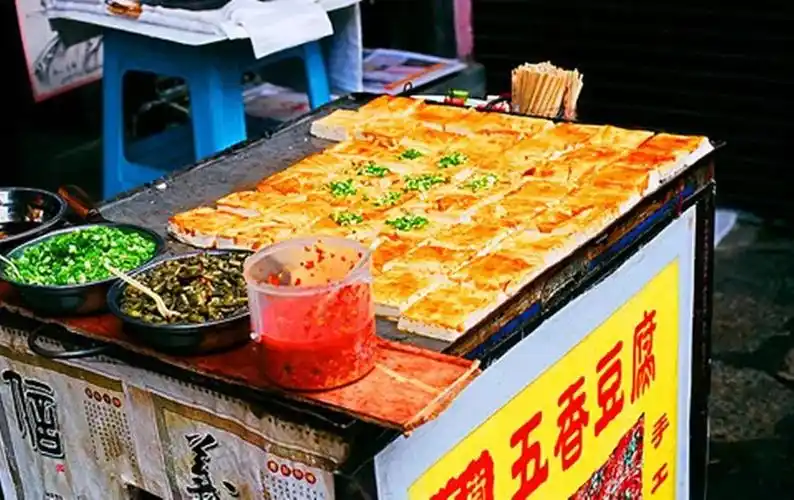 这7种路边摊小吃,有人说是美食,有人说是垃圾食品,你怎么看?